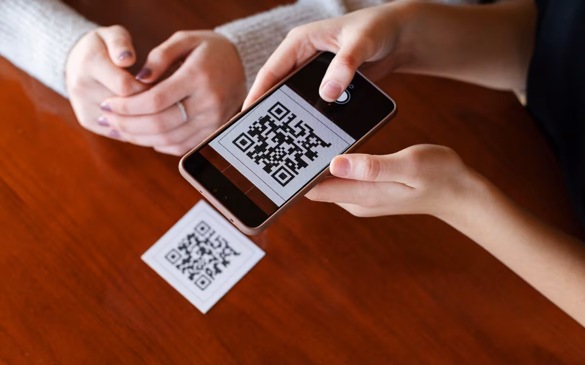 Expertos en ciberseguridad advierten sobre estafa con código QR que puede vaciar tu cuenta bancaria: lo que debes saber